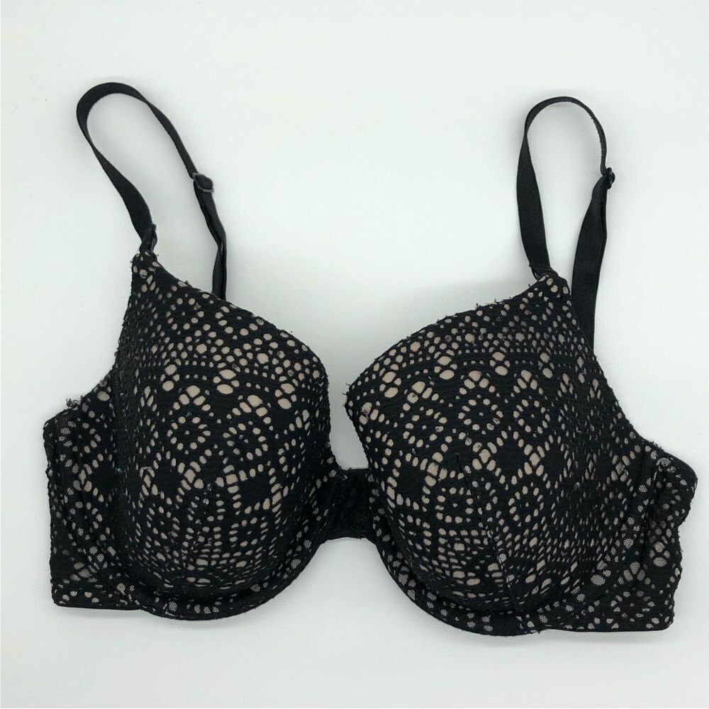 Victoria’s Secret Lined Perfect Coverage Bra Crochet‎ Fishnet Eyelet Black 34D
